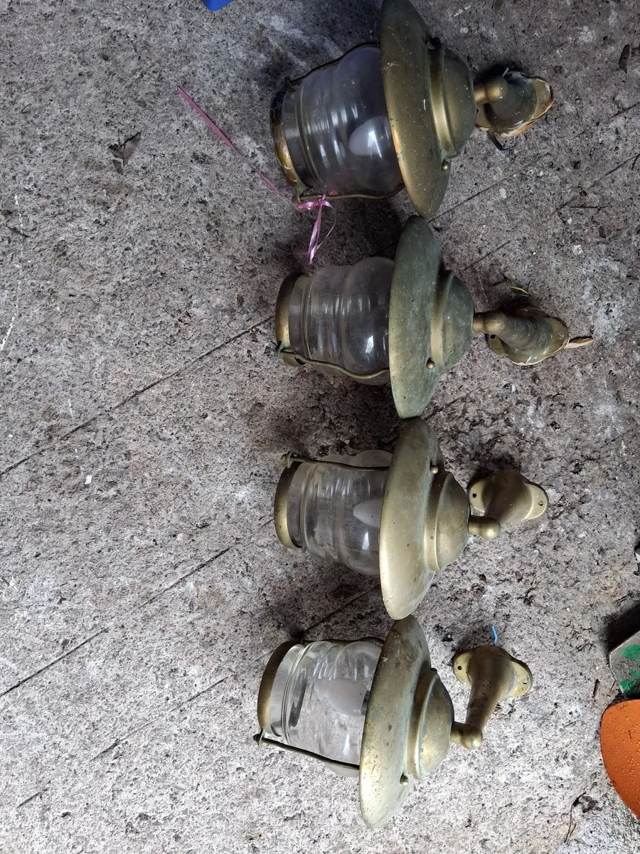 Brass lights - Image 1