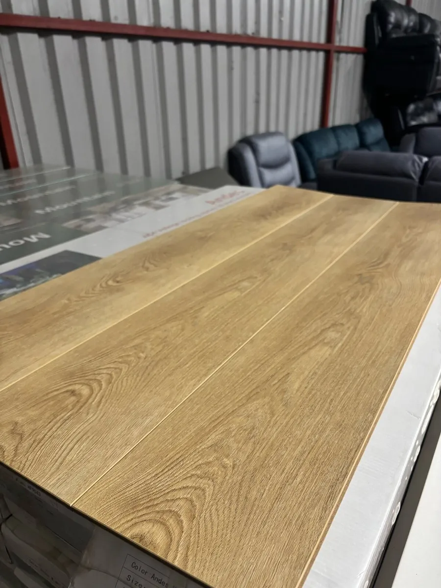 Palma Laminated Flooring 12mm Free Delivery - Image 1