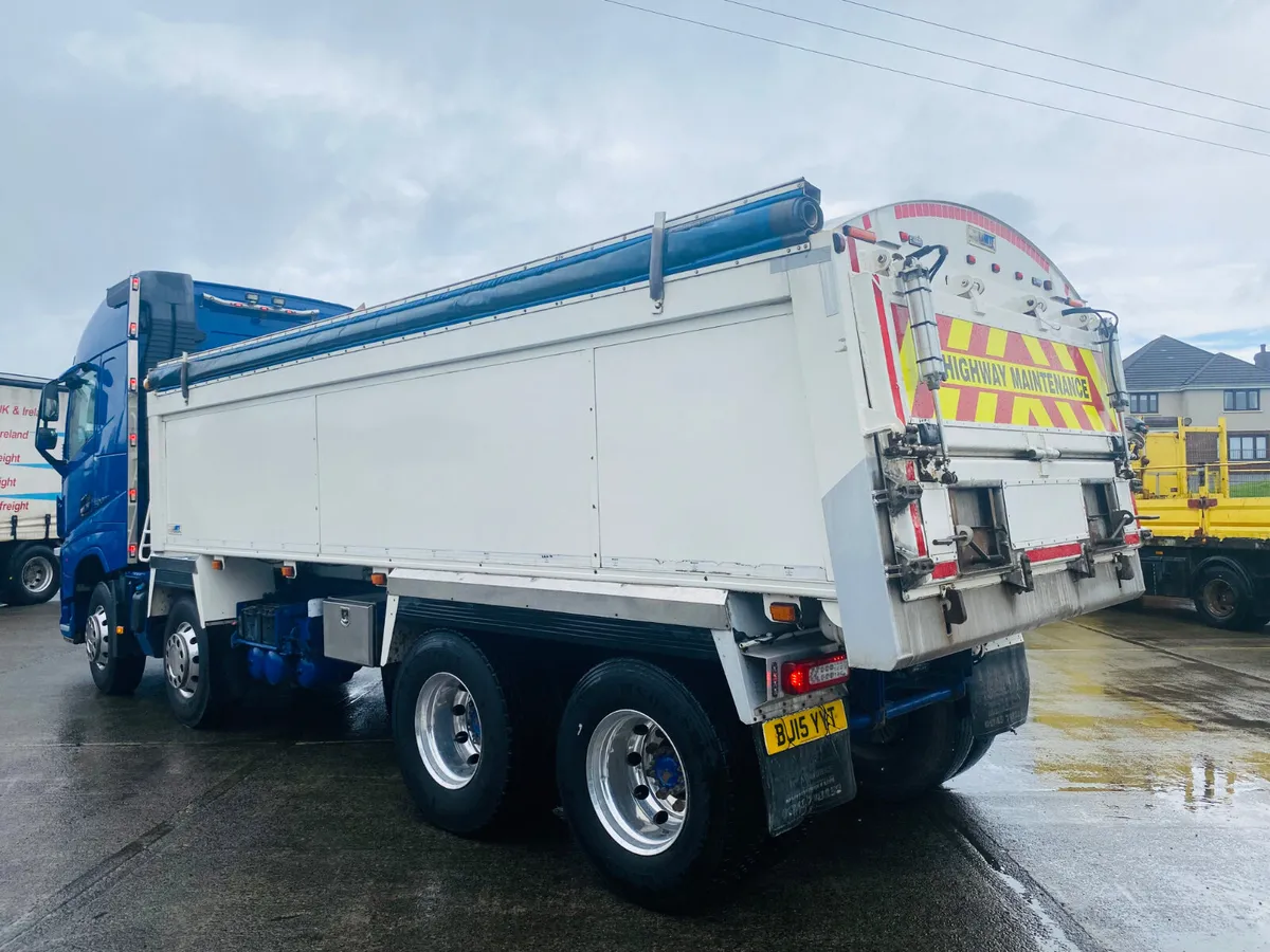 2015 Volvo FH V4 500 8x4 Tipper - Image 4