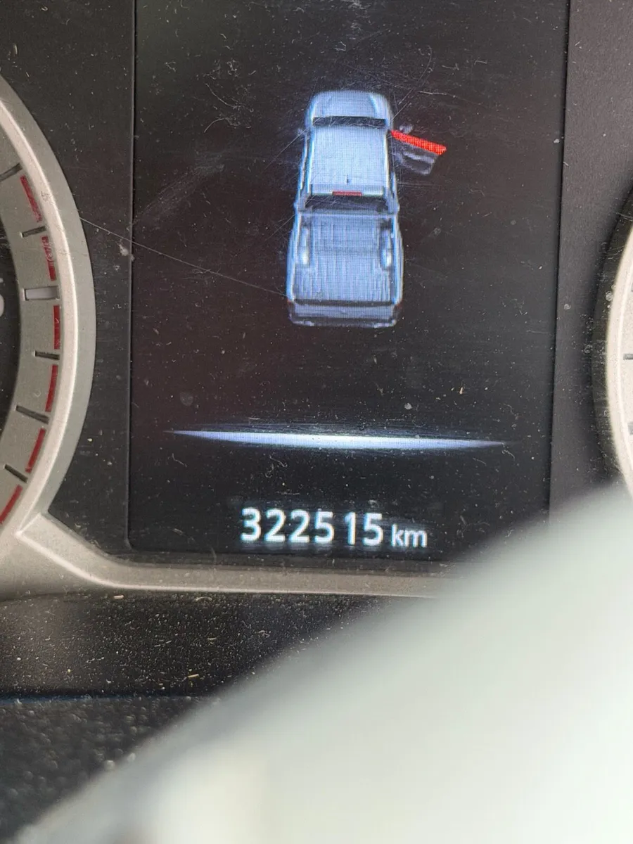 Nissan Navara - Image 4