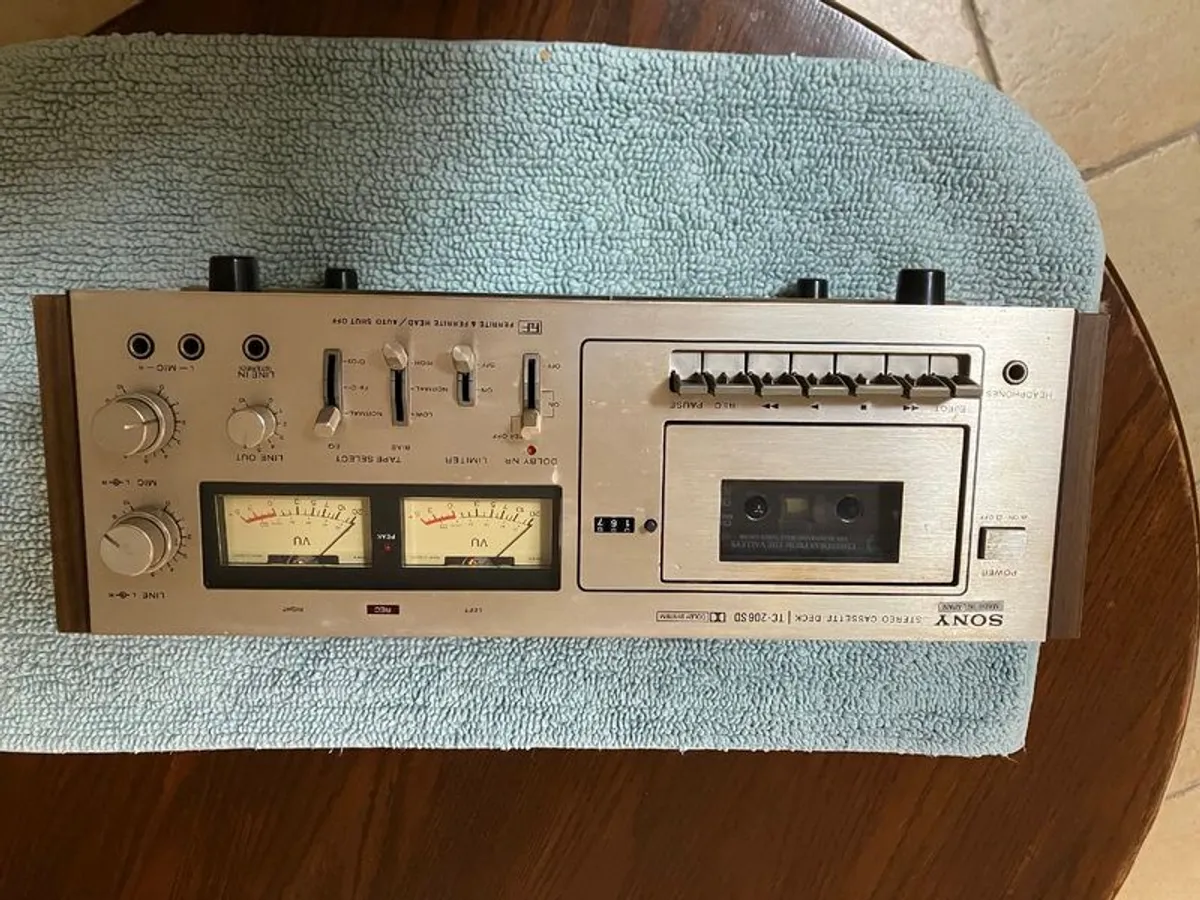 Vintage Stereo Equipment - Image 1