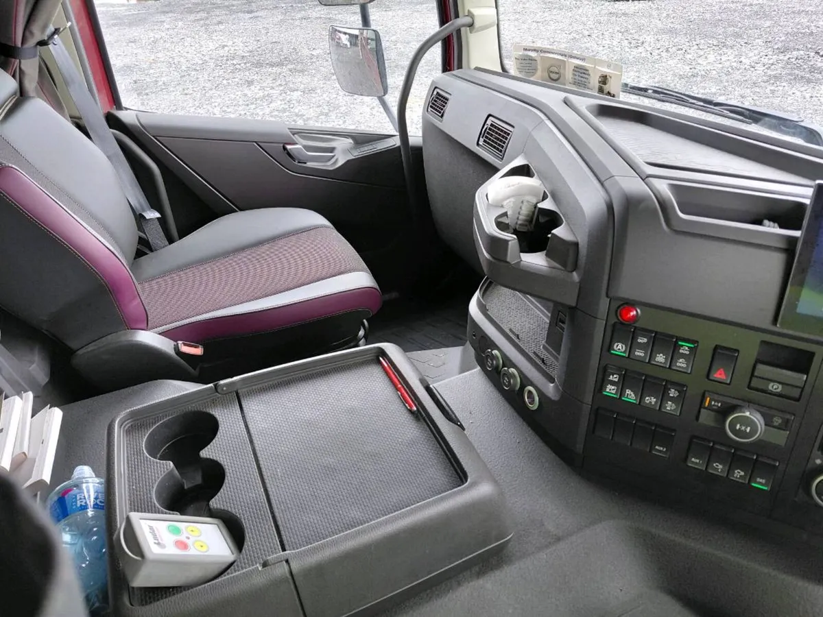 Volvo Fh460 10×4 - Image 3