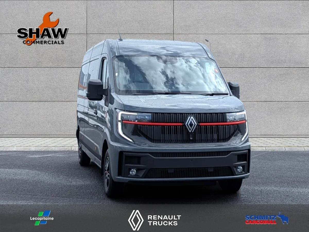 All New Renualt Master Exclusive - Image 3