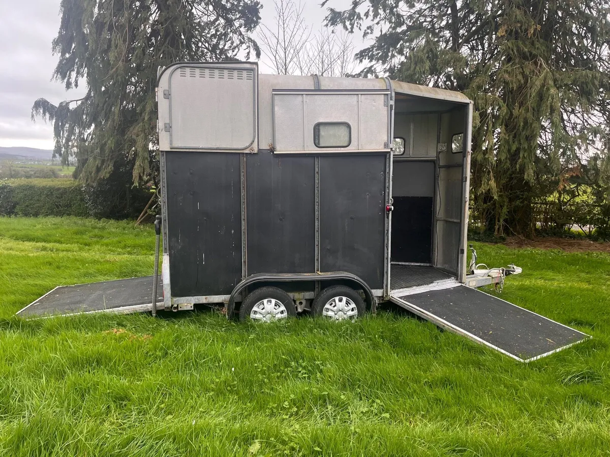 Ifor williams double horsebox - Image 1