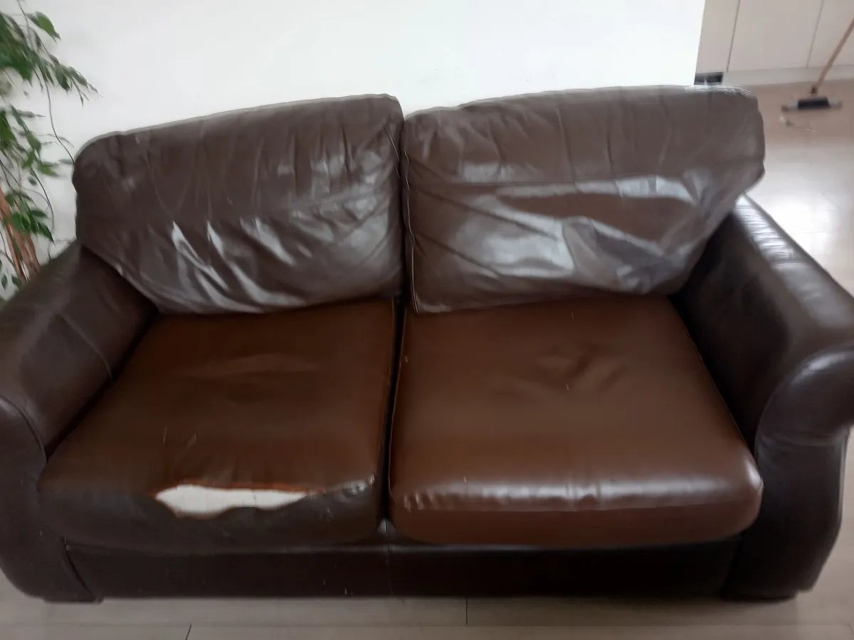 Couch - Image 2