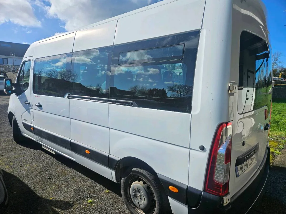 Renault master minibus - Image 2