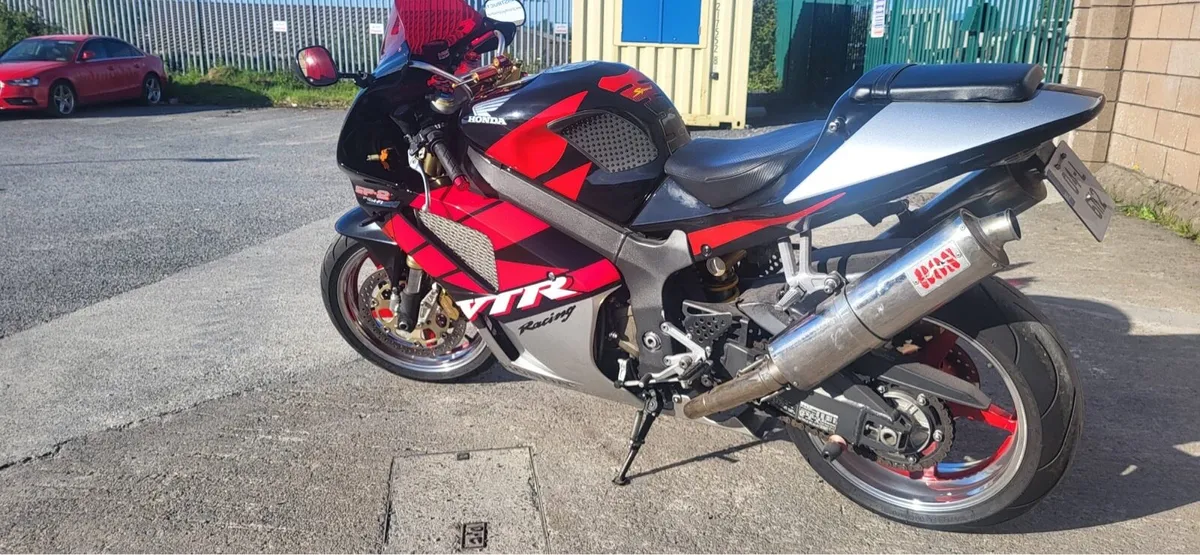 Honda VTR SP2 - Image 4