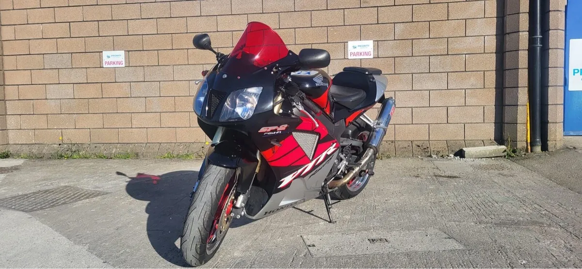 Honda VTR SP2 - Image 1