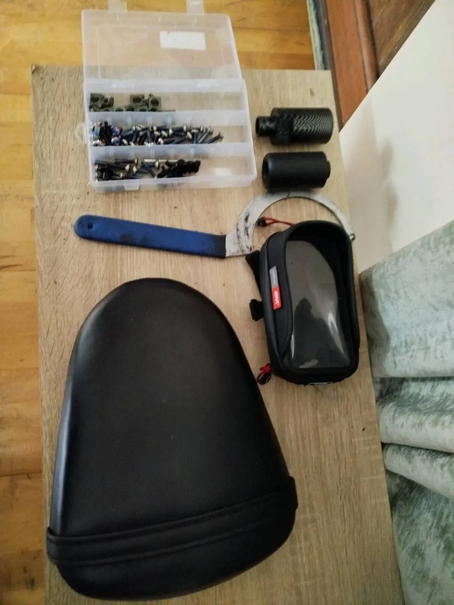 Motorcycle stuff - Image 1