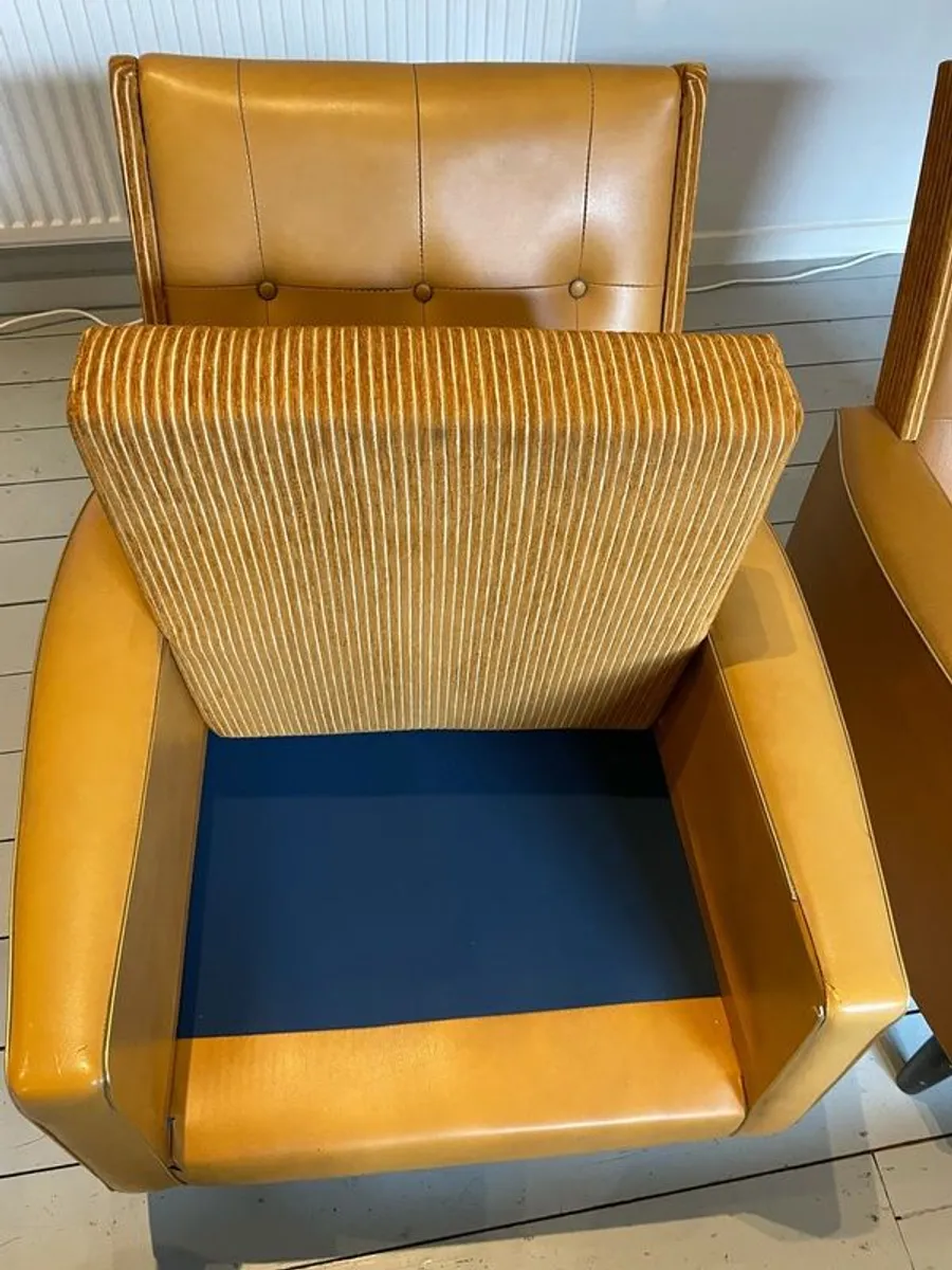 arm chair - Image 1
