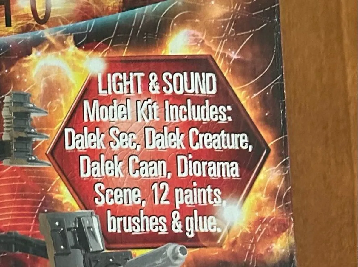 Airfix Doctor Who Daleks in Manhattan  2007  kit - Image 2