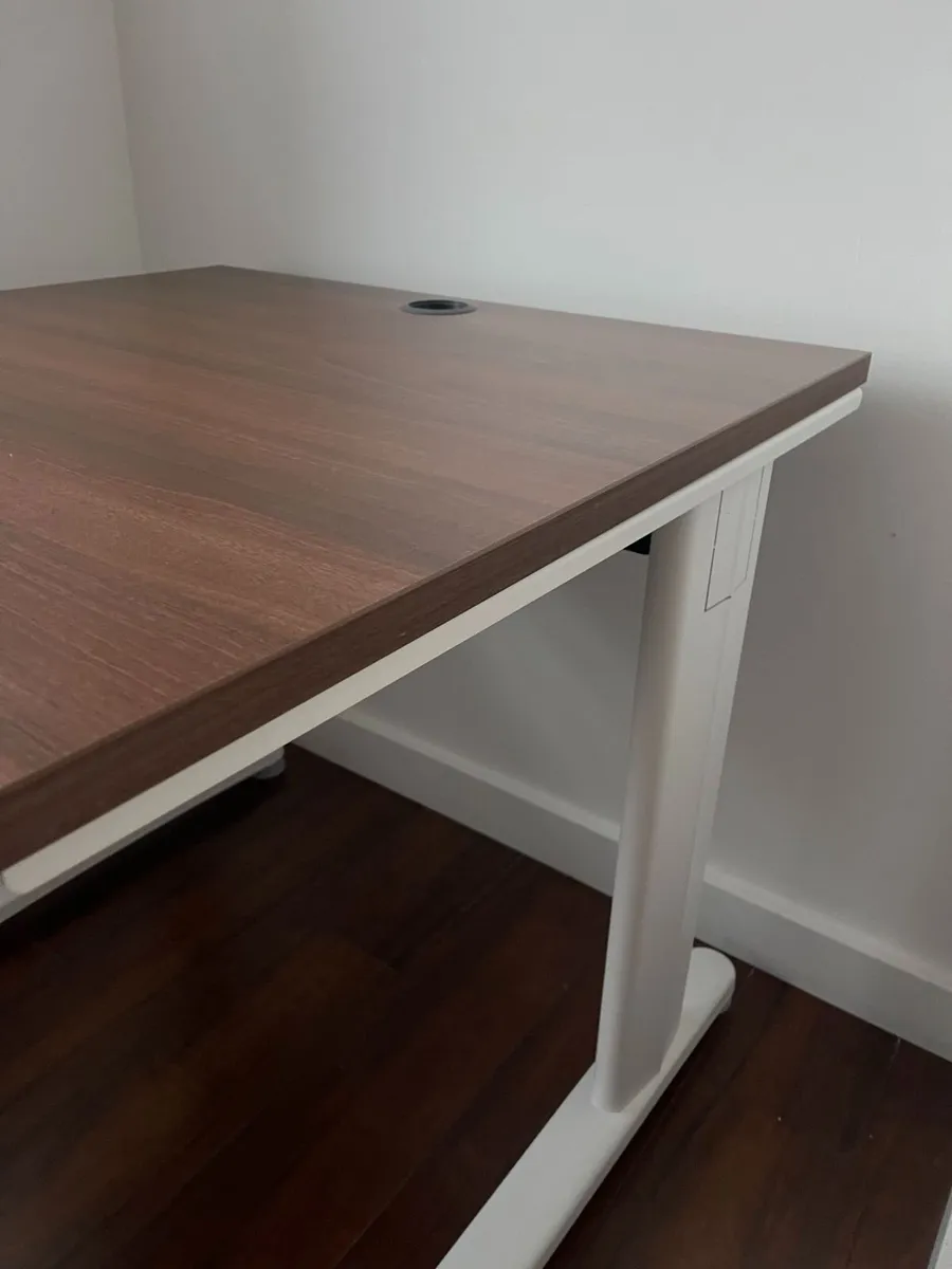 Walnut Desk 80 x 80 cm - Image 3