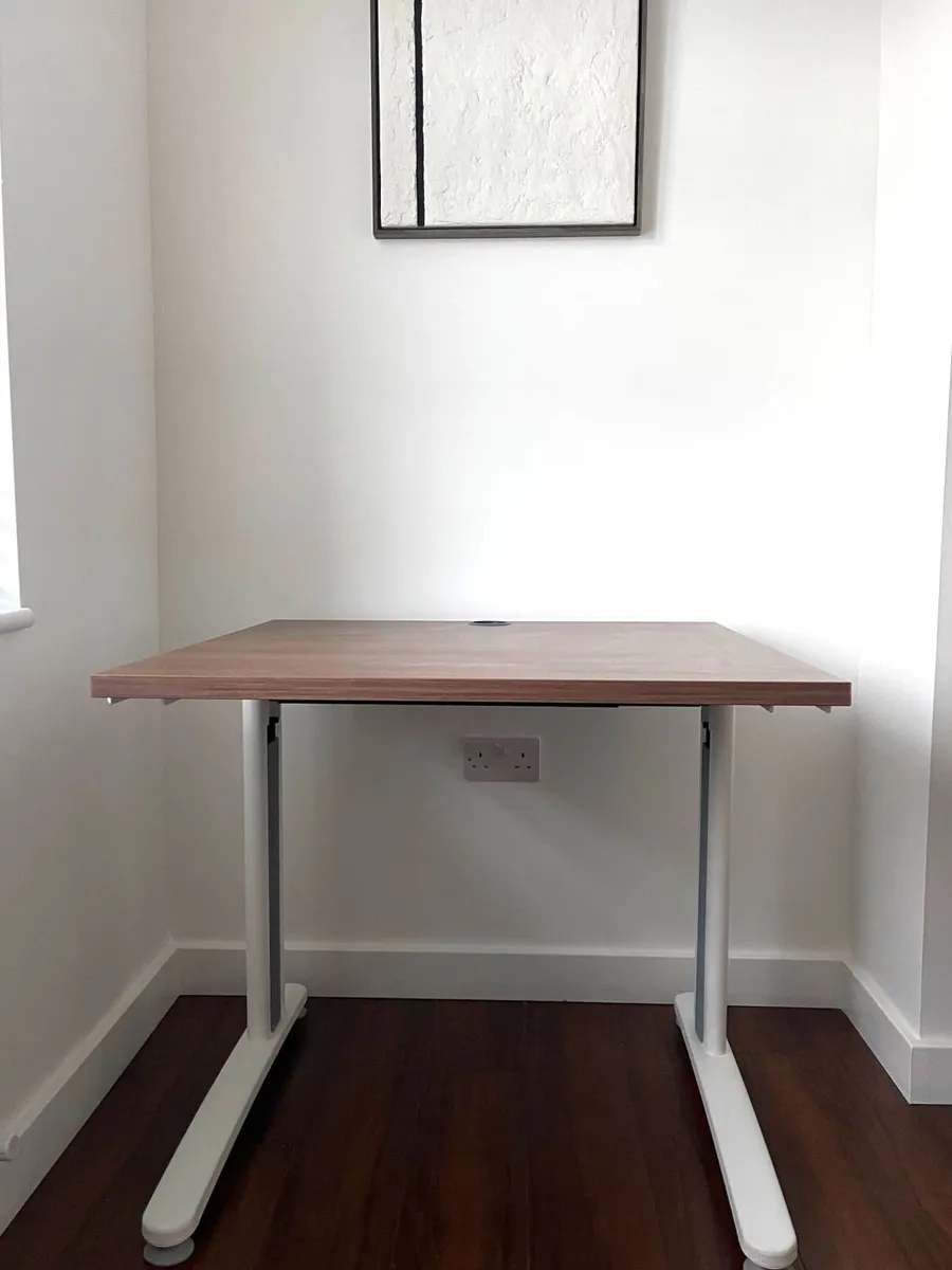Walnut Desk 80 x 80 cm - Image 1
