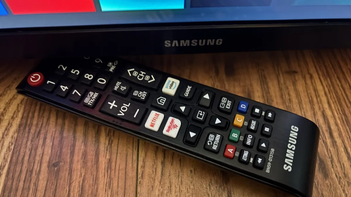 32” Samsung Smart TV low price for quick sale - Image 4