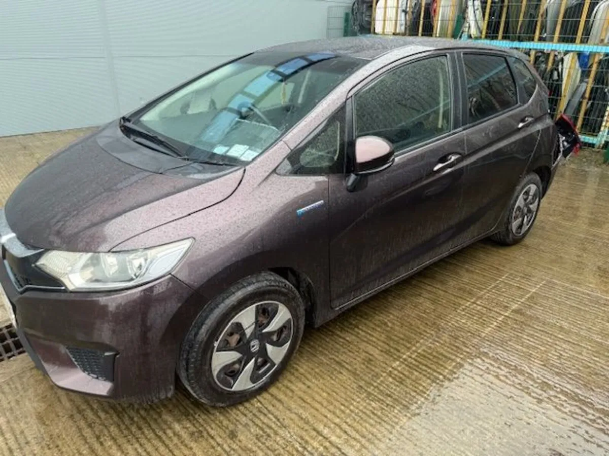 2017 HONDA FIT HYBRID - Image 2