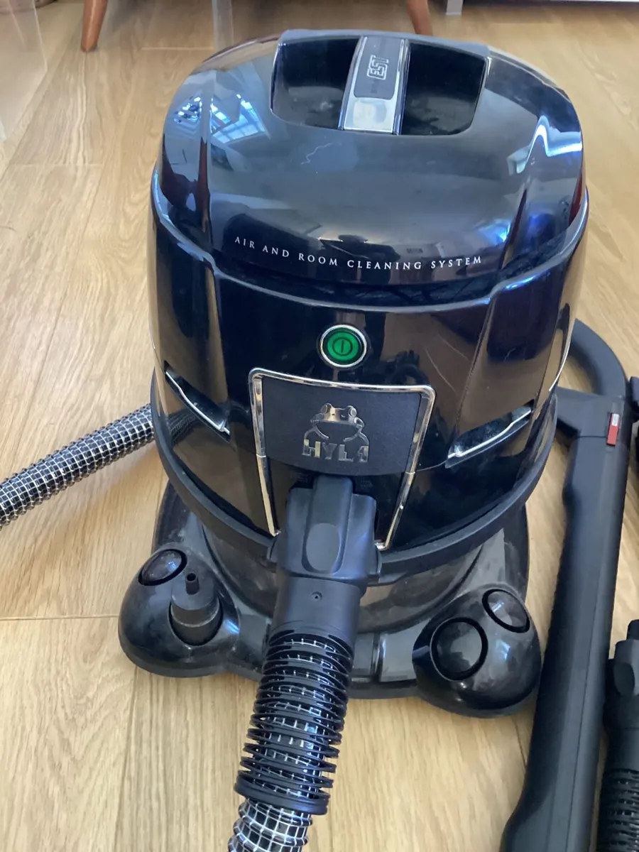 Hyla EST Water Filter Vacuum Cleaner - Image 1