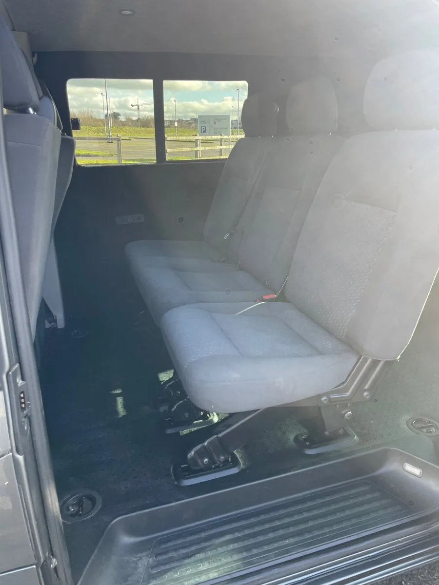 Volkswagen Transporter 2015 - Image 2