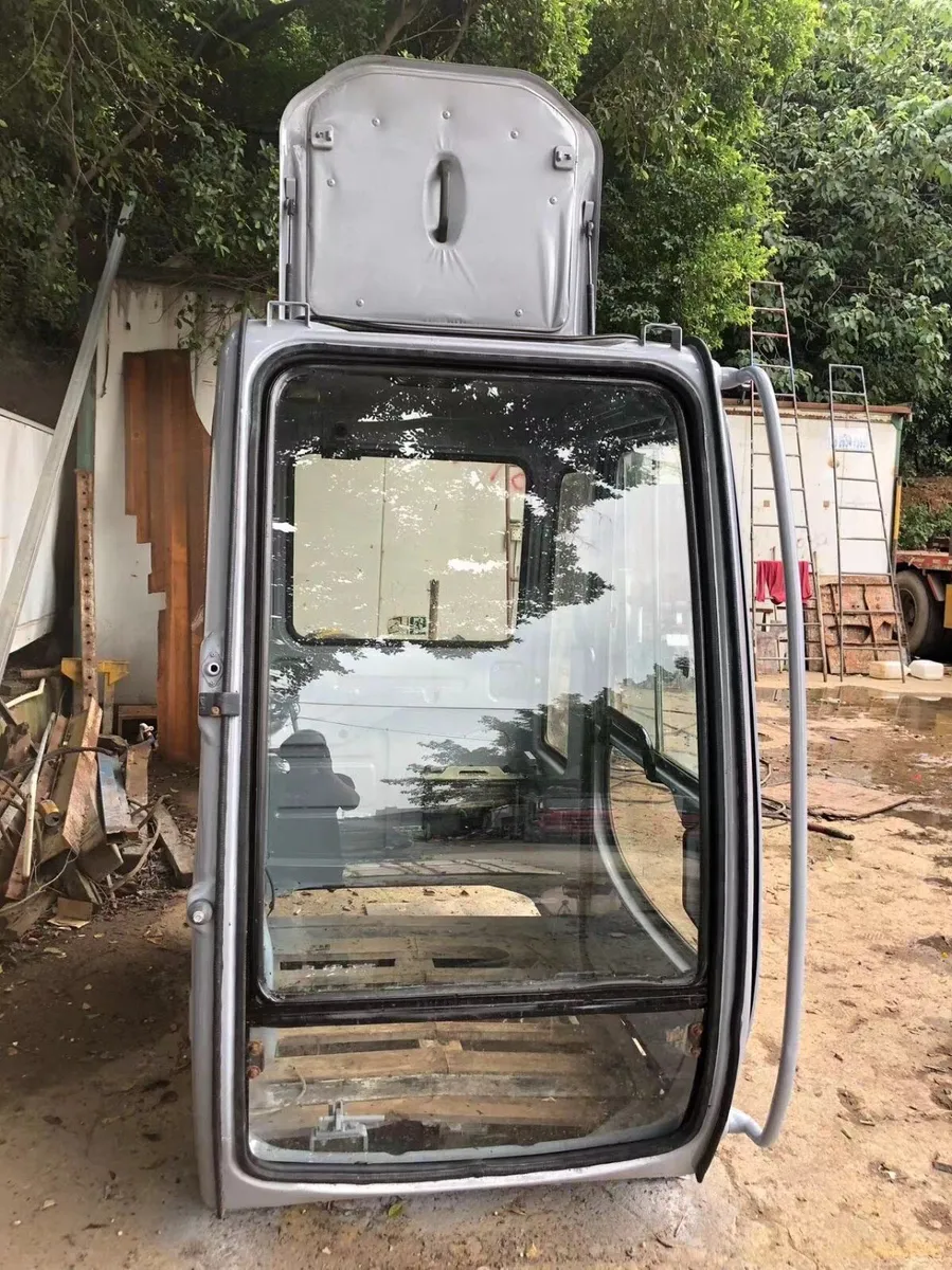 Hitachi cabs - Image 2