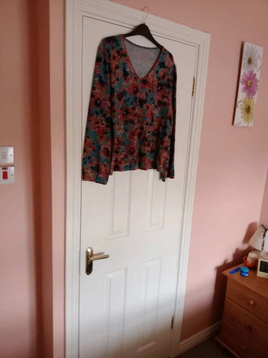 LADIES TOPS €4 EACH - Image 4