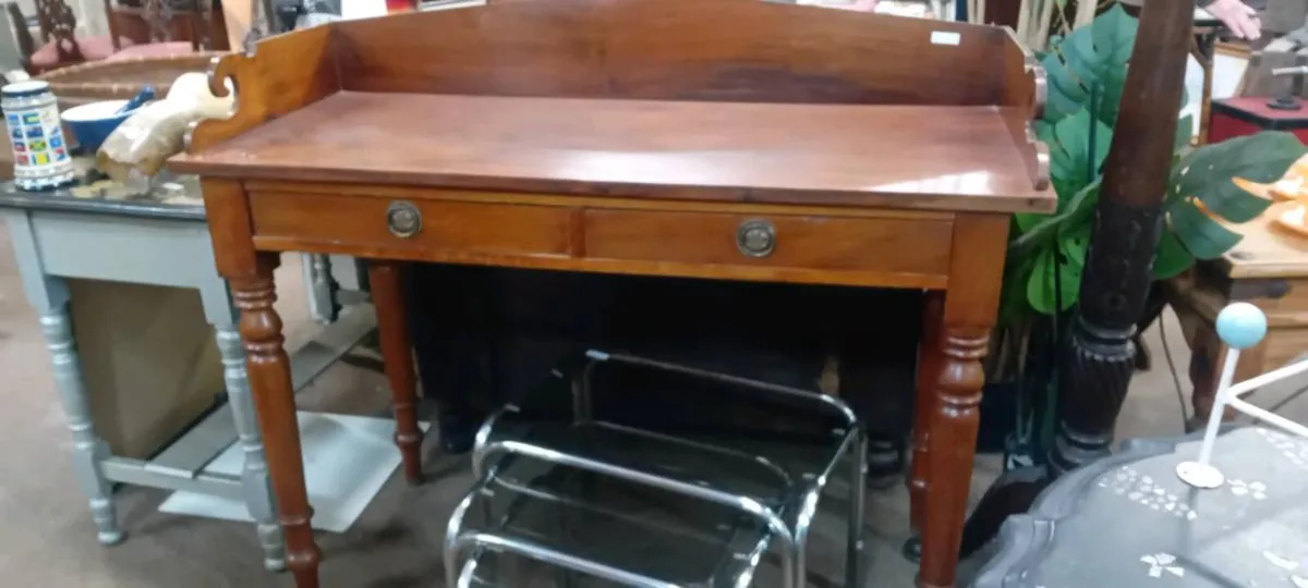 Large Gallery Back Wash Stand - Image 1