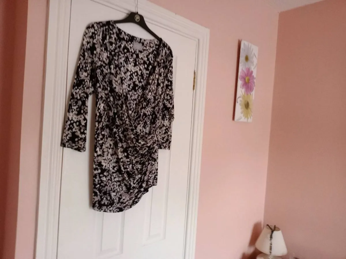 LADIES TOPS €4 EACH - Image 3