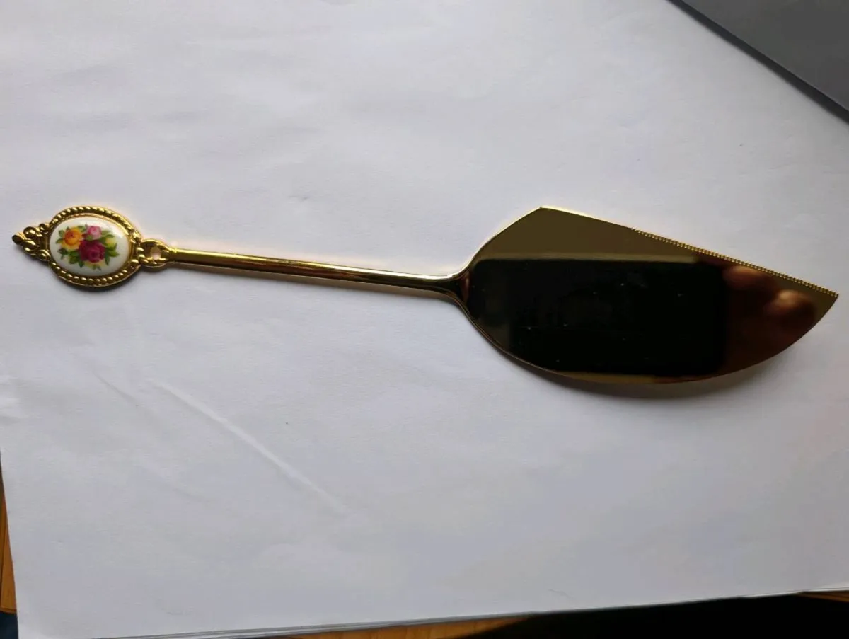 Royal Albert Old Country Roses Fork and Server - Image 4