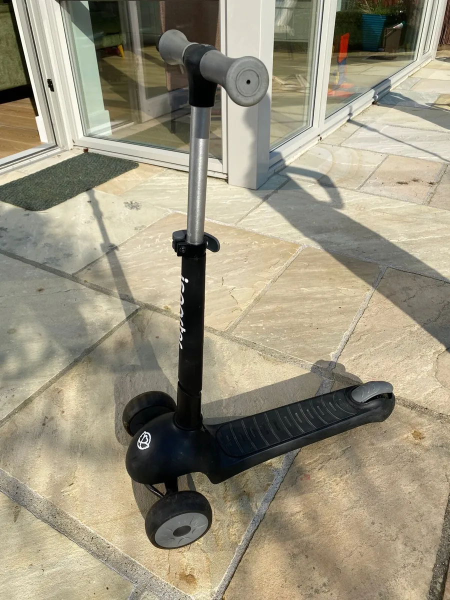 Child’s scooter - Image 1