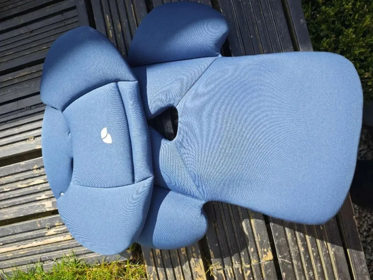 Car seat child seat group 0+/1 almost new 0-18kg - Image 2