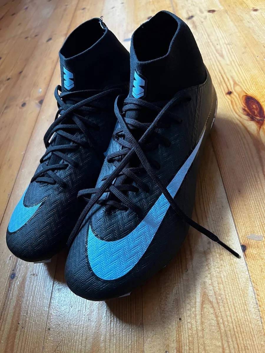 Soccer boots - Image 1