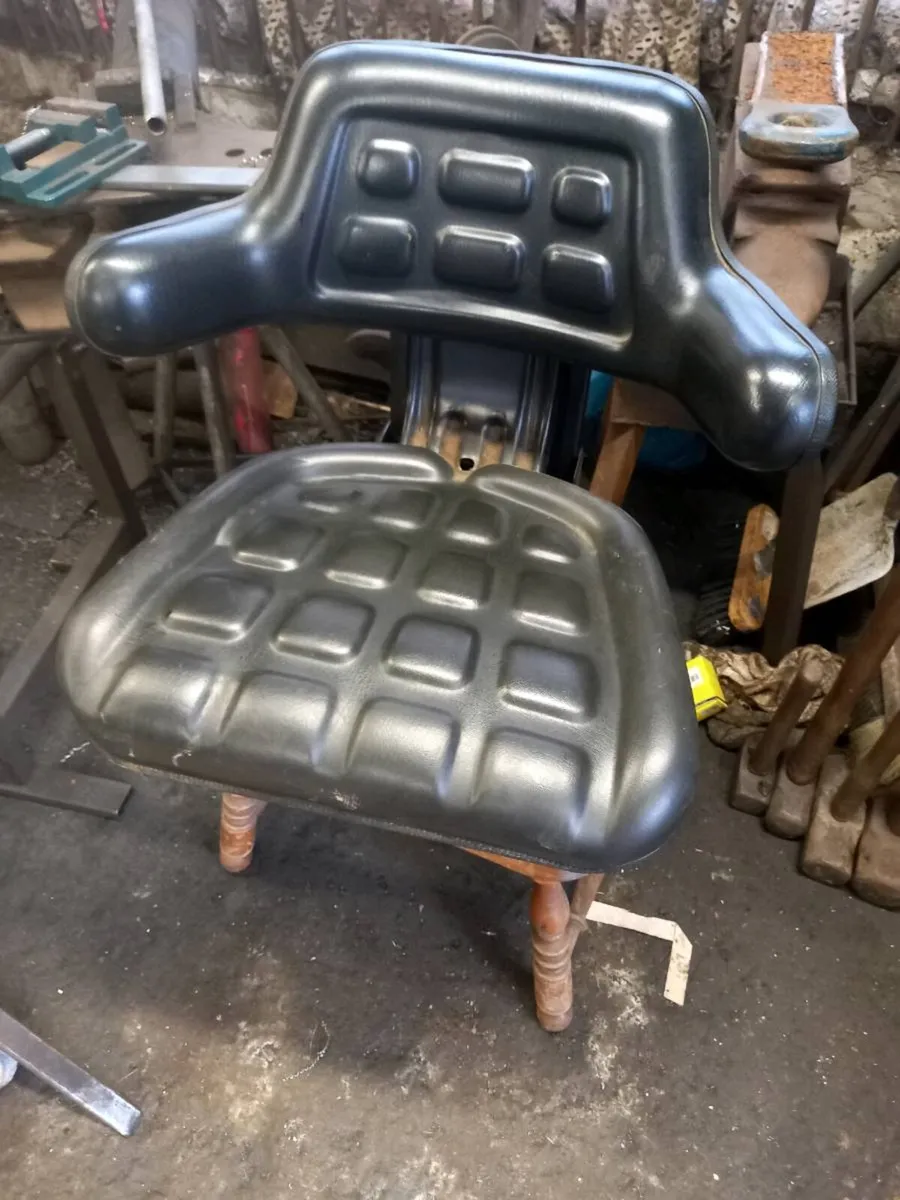 tractor seat - Image 1