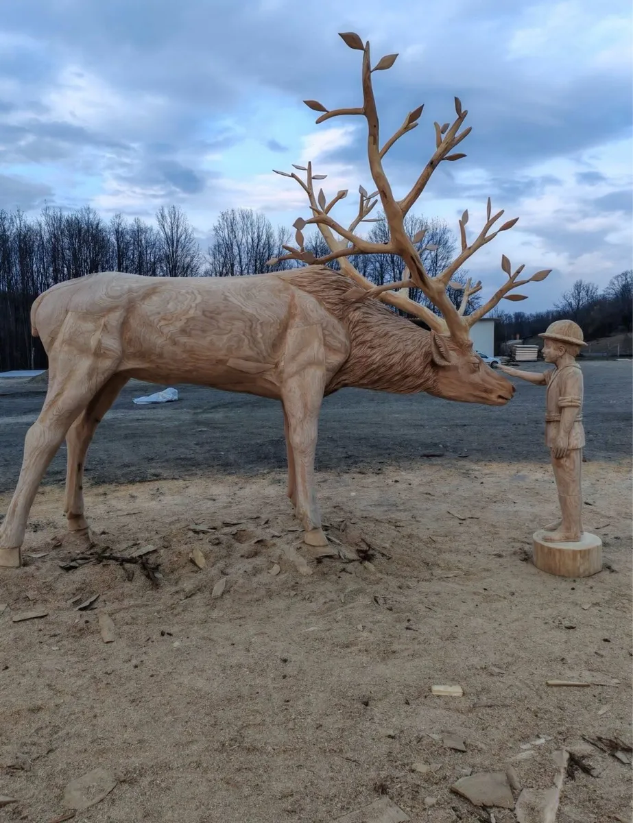 wooden sculptures - Image 1