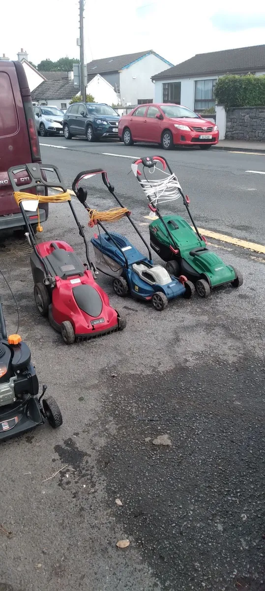 3 electric lawnmower all working perfect - Image 3