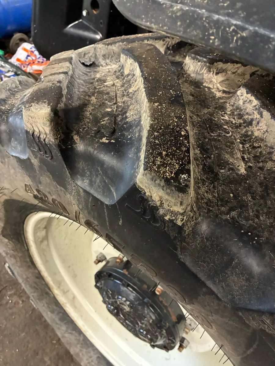 Bkt tractor tyres 38/28 - Image 3