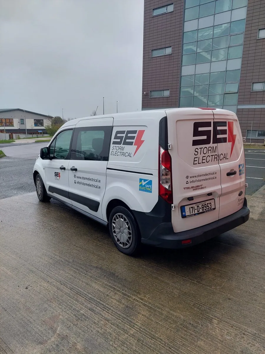 Crew cab Van - Image 1