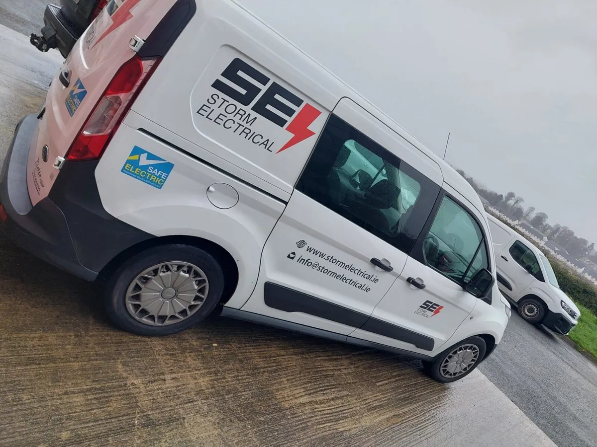 Crew cab Van - Image 3