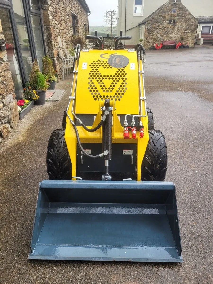 Mini Skid Loader - Image 4