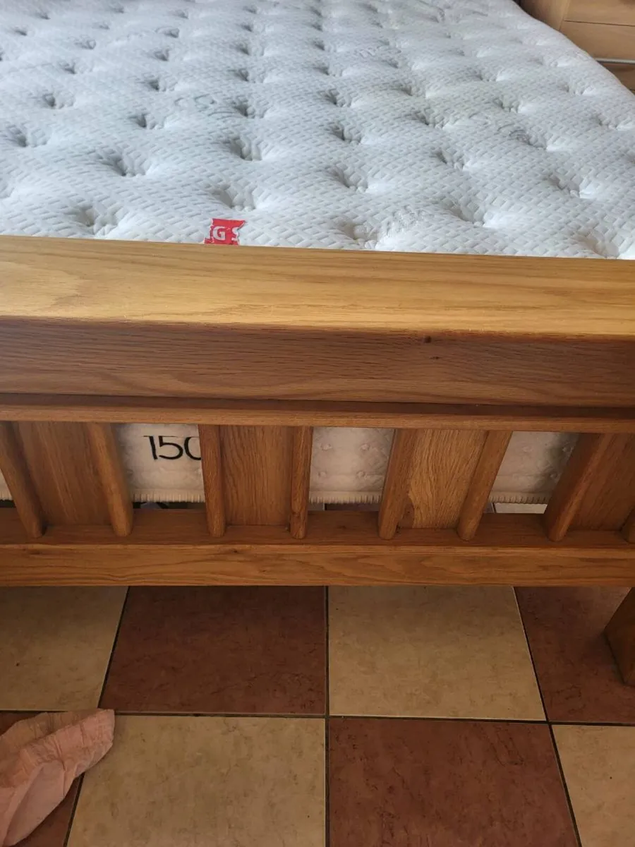 Solid aok bed and mattress - Image 4