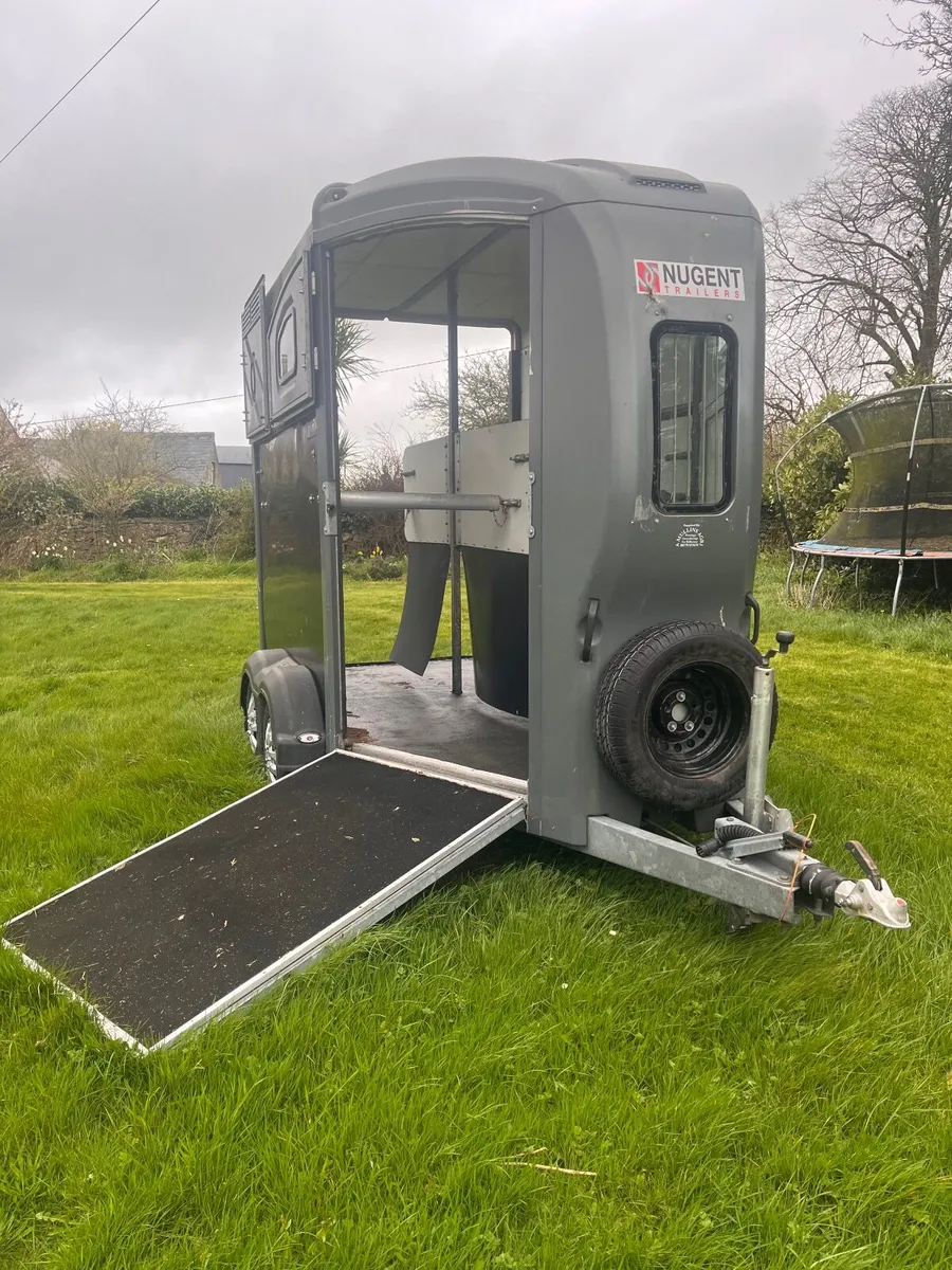 Nugent Double horsebox - Image 2