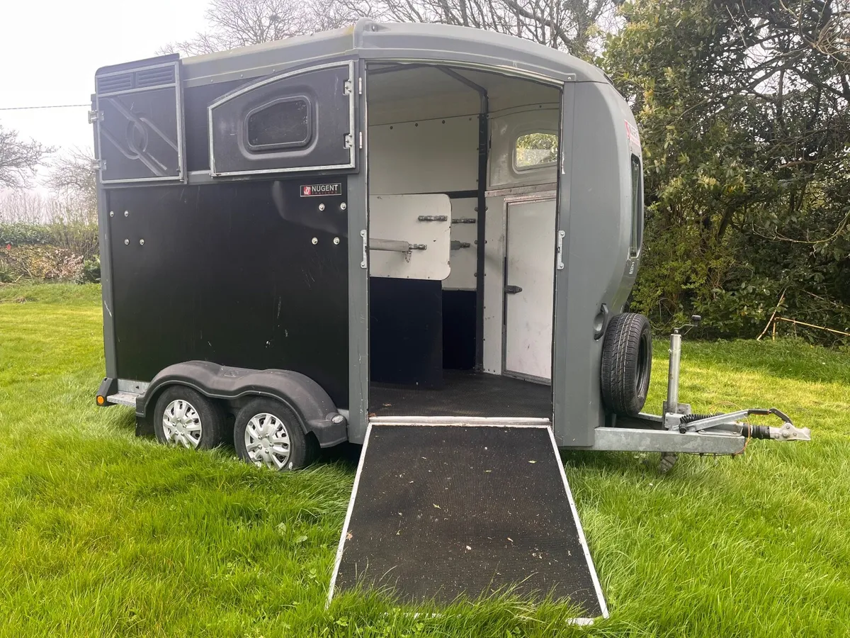 Nugent Double horsebox - Image 3