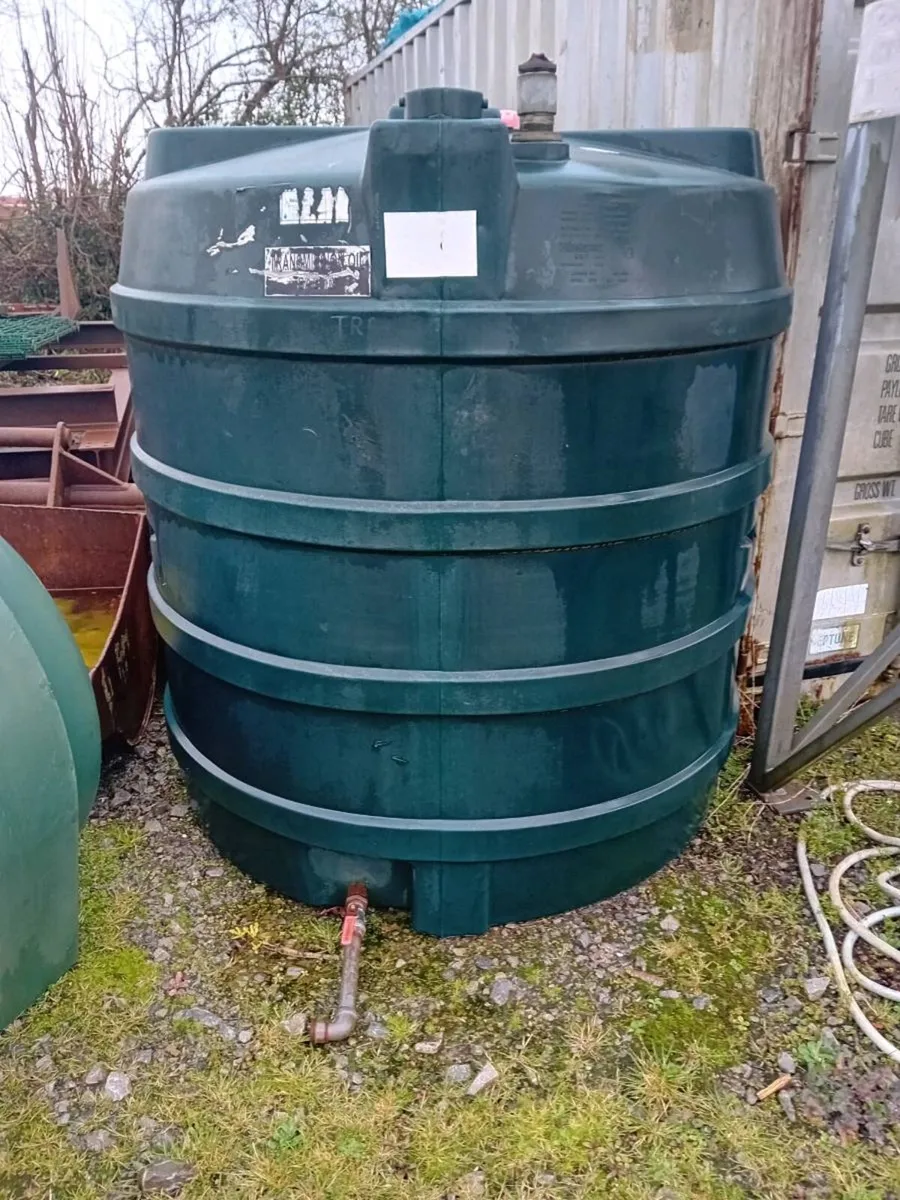 KITCHEN WALKER DRILL Selection of Diesel tanks. - Image 1