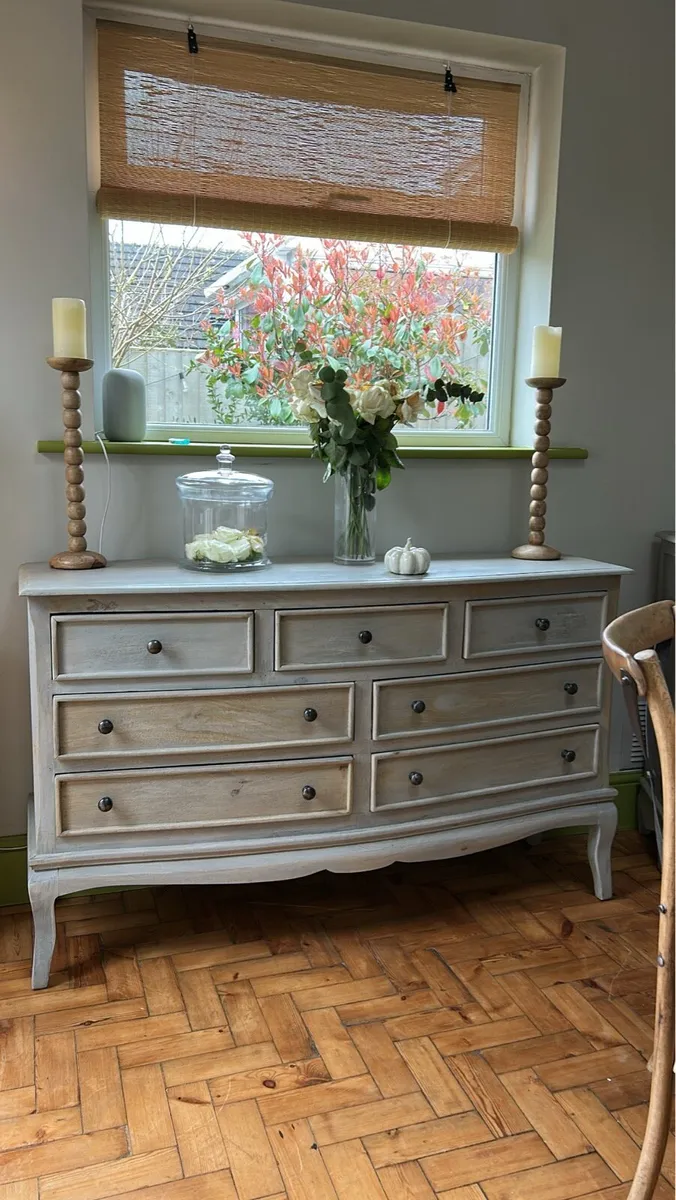 De stressed French Style Sideboard - Image 2