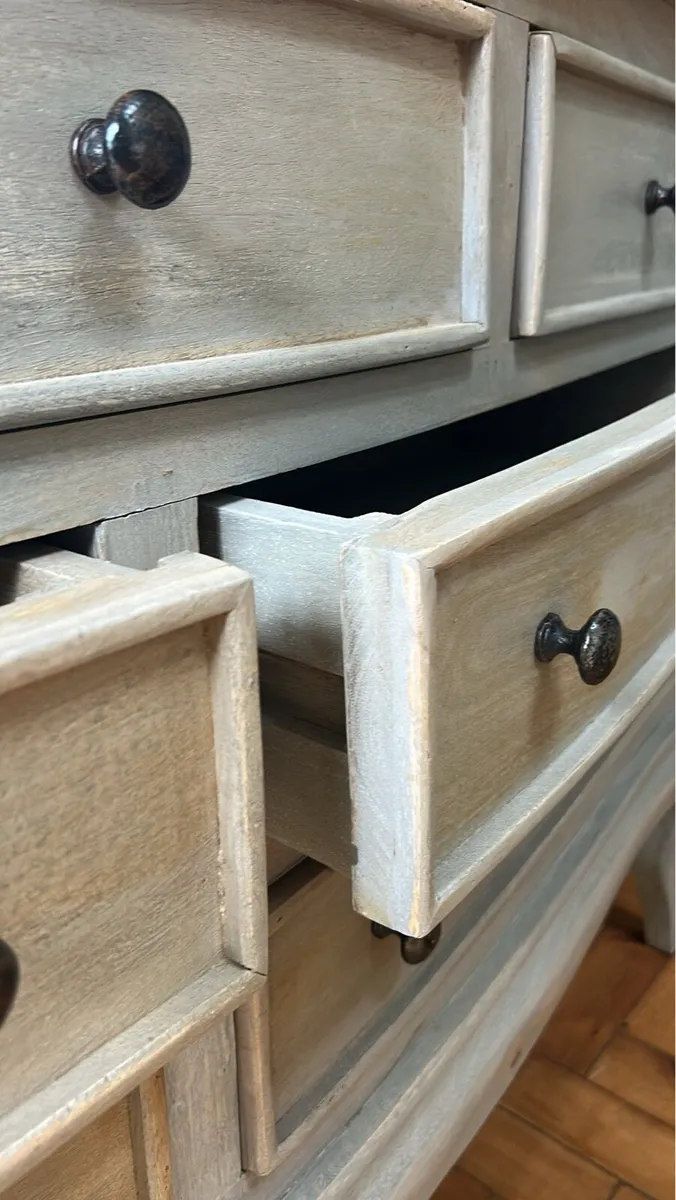 De stressed French Style Sideboard - Image 3