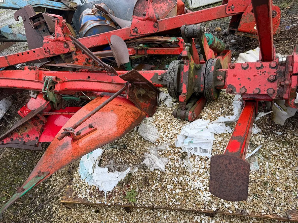 Kverneland PS 100 plough and tanco for parts - Image 2