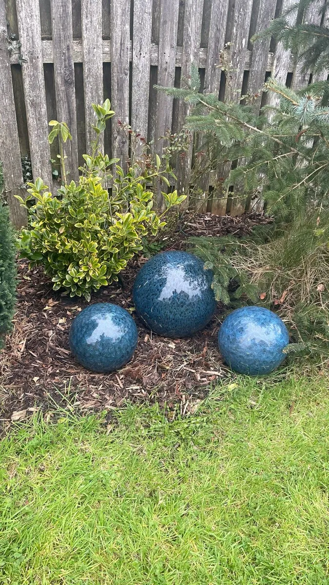 Feature Garden Balls Set of 3 - Image 2
