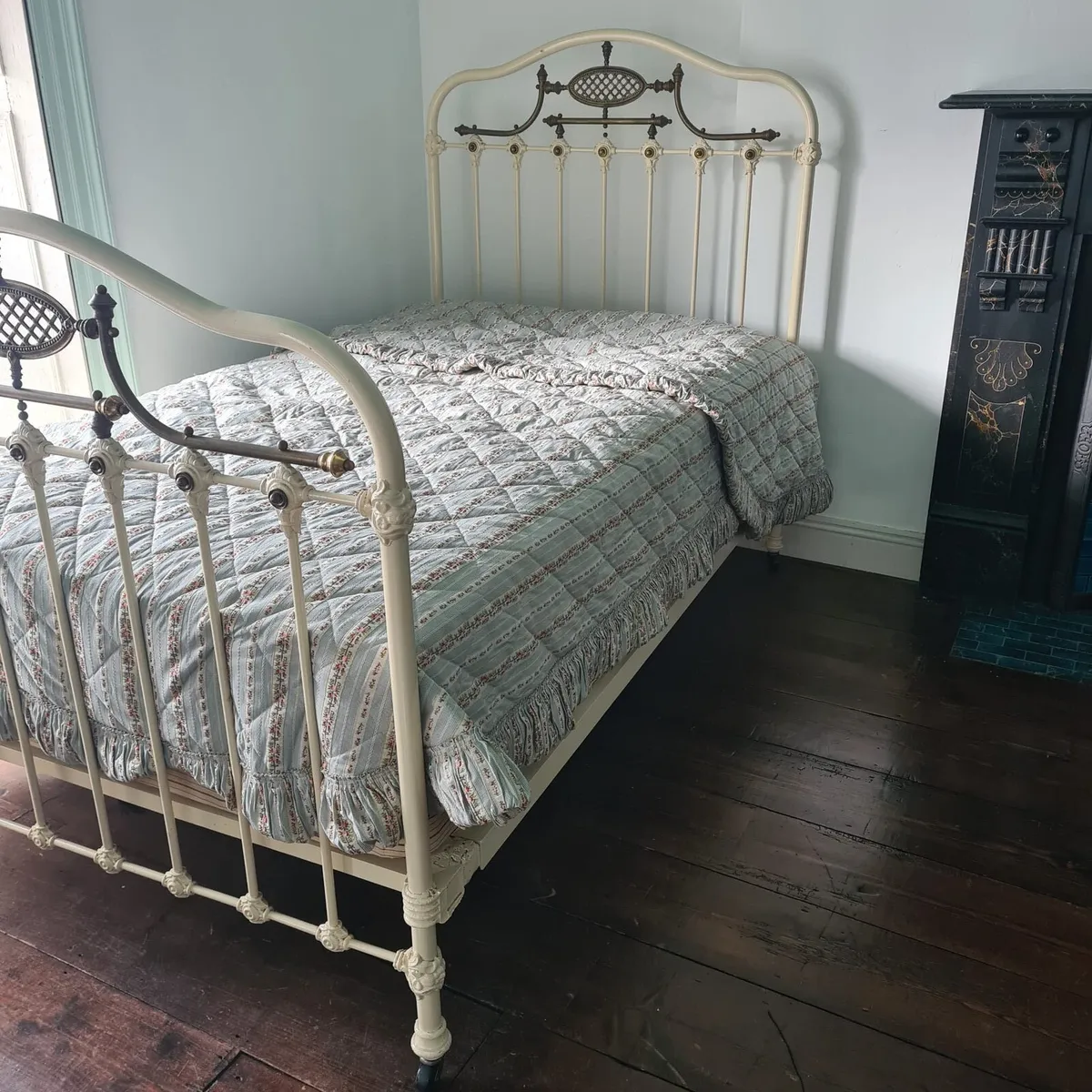 2 Victoria Era Brass Bedframes (With Matress) - Image 1