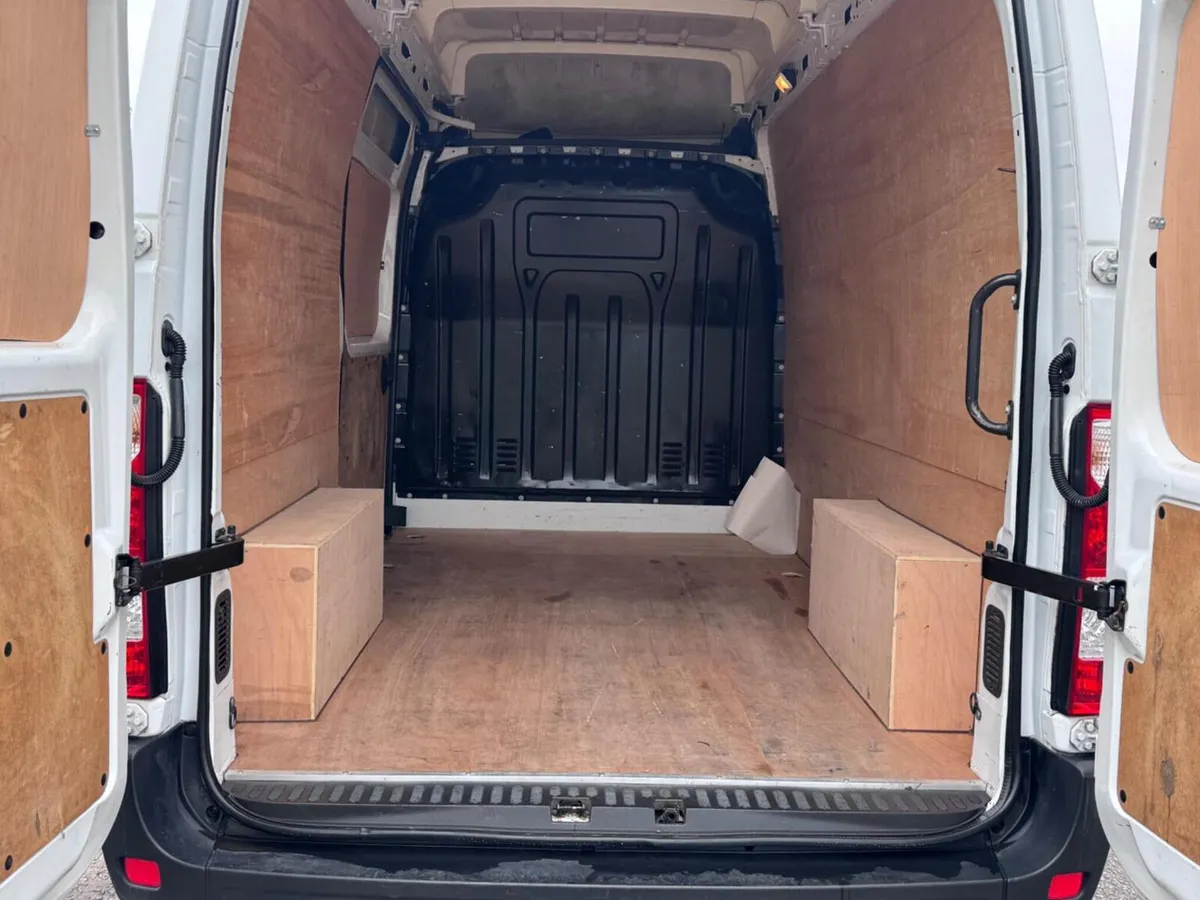 2021 Renault Master High Roof Panel Van - Image 2