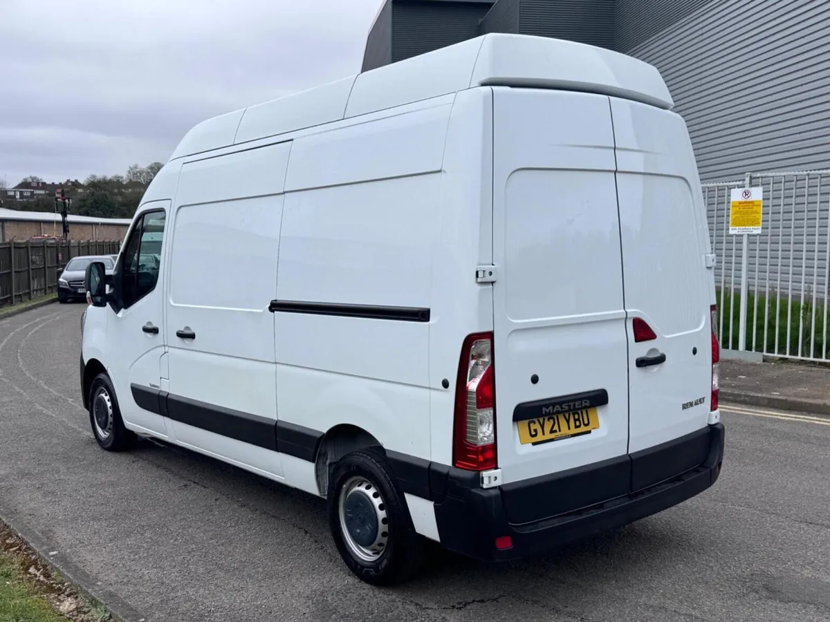 2021 Renault Master High Roof Panel Van - Image 4