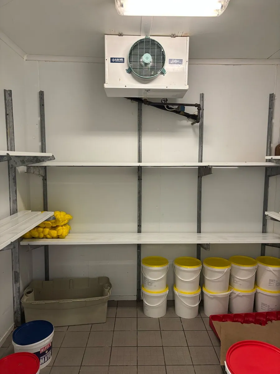 Business equipment - Image 4