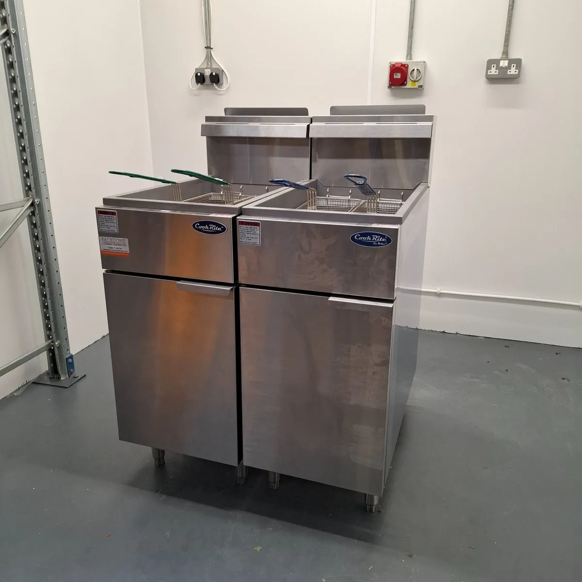 Commercial Fryers Nat/LPG 3 Burner & 4 Burner - Image 1