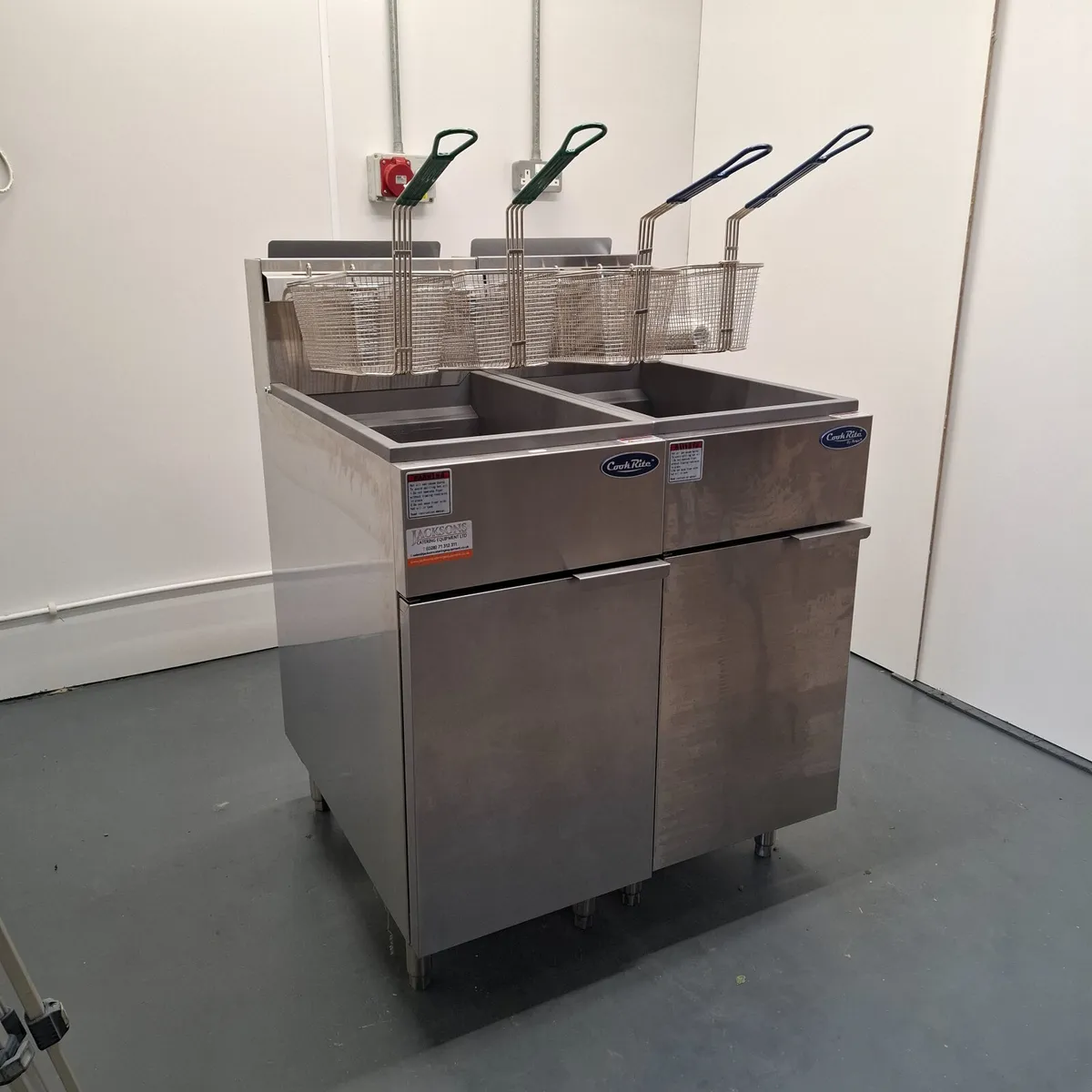 Commercial Fryers Nat/LPG 3 Burner & 4 Burner - Image 3